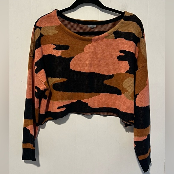 Charlotte Russe Camo Crop Top Sweater L2* 43025 - Picture 1 of 5